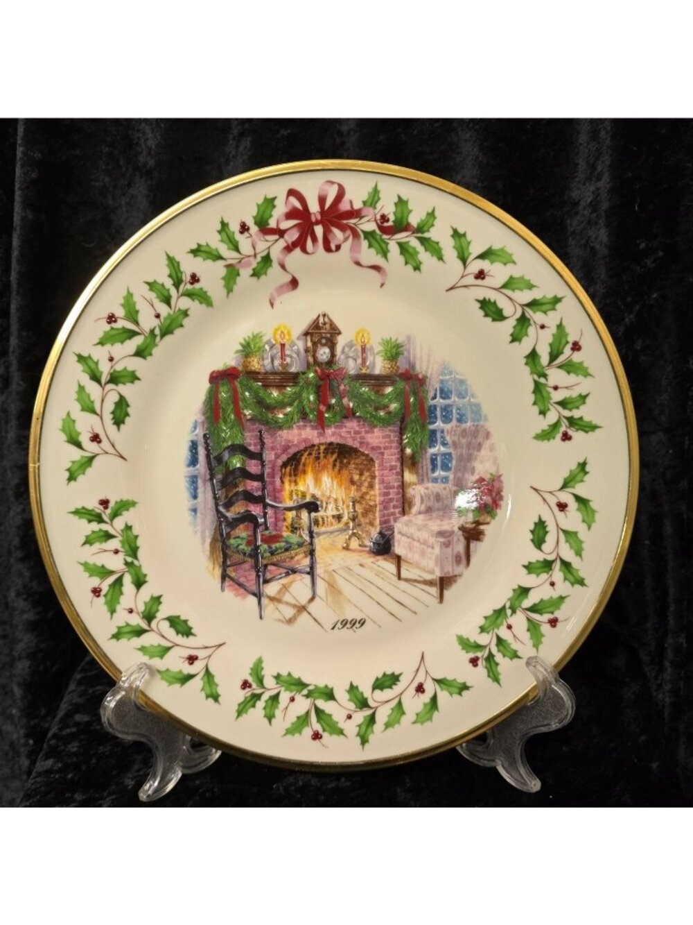 Lenox 1999 Annual Holiday Collector Plate Holly Garland Fireplace Gold Trim